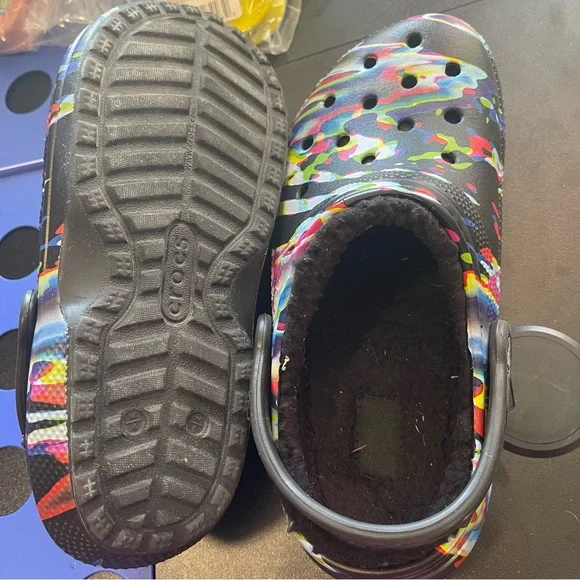 Crocs  men 4. Women. 6 - Picture 10 of 14